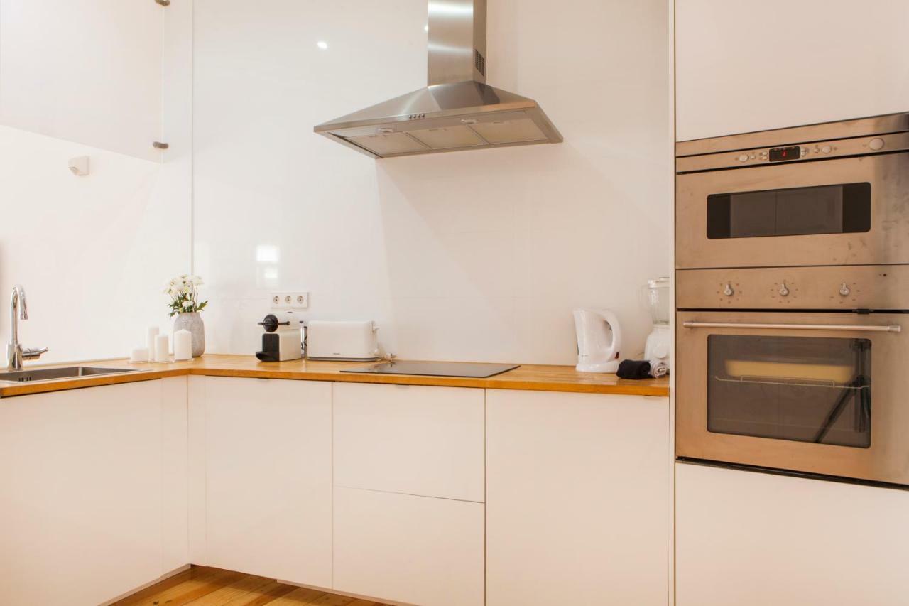 Cozy 1St Floor Flat Central Chiado District With Balconies And Ac 19Th Century Building Lisboa Exteriör bild