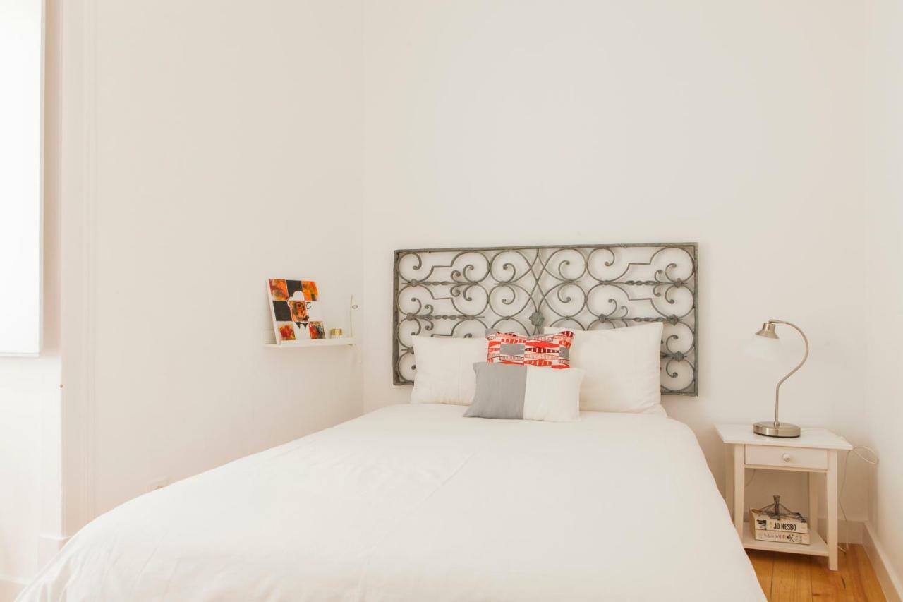 Cozy 1St Floor Flat Central Chiado District With Balconies And Ac 19Th Century Building Lisboa Exteriör bild