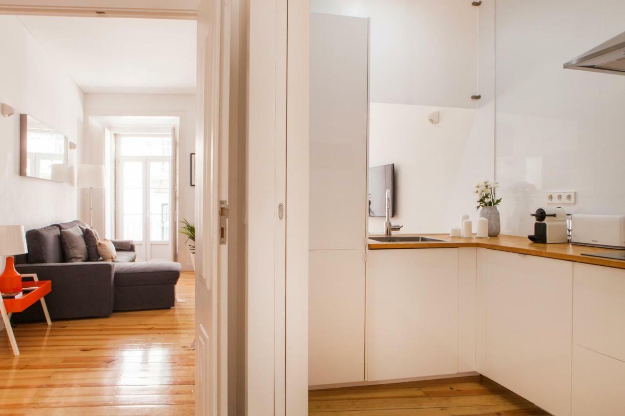 Cozy 1St Floor Flat Central Chiado District With Balconies And Ac 19Th Century Building Lisboa Exteriör bild