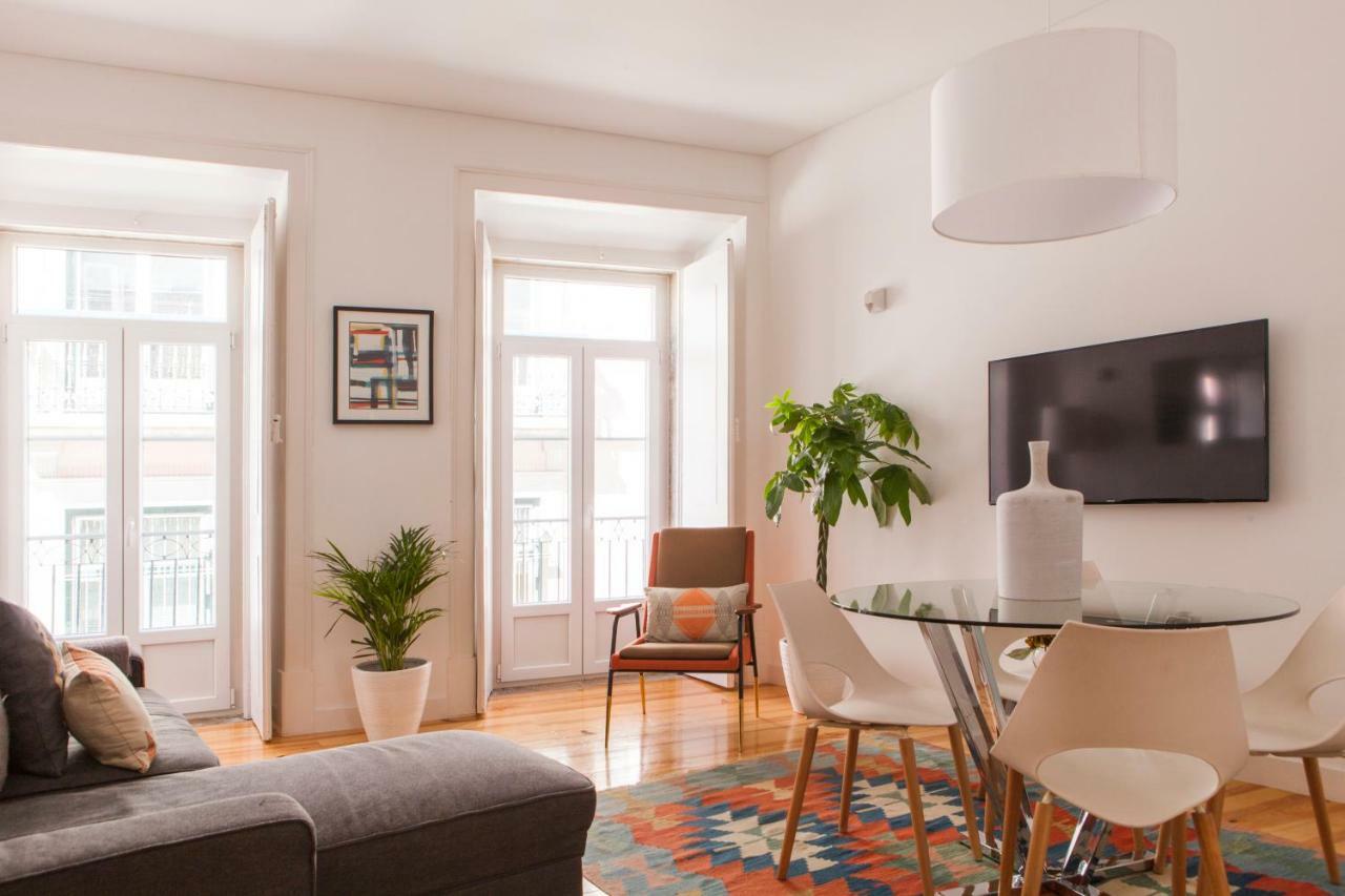 Cozy 1St Floor Flat Central Chiado District With Balconies And Ac 19Th Century Building Lisboa Exteriör bild